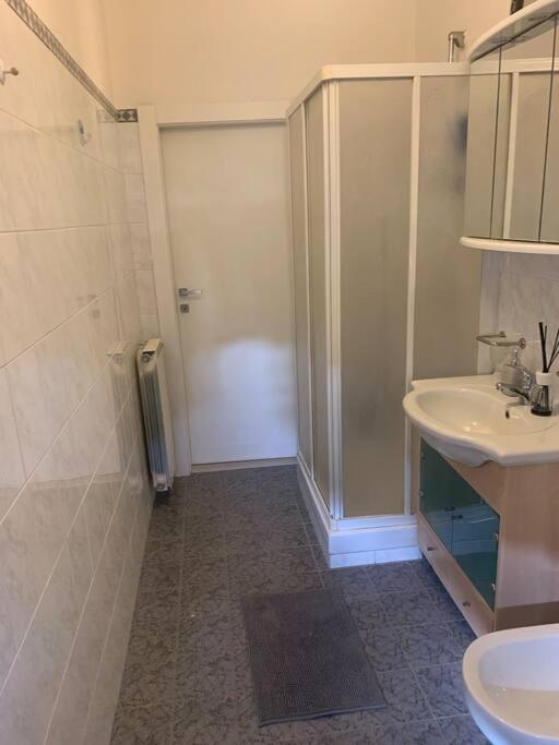 Appartamento Centralissimo Elegante Terni Buitenkant foto