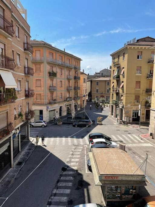 Appartamento Centralissimo Elegante Terni Buitenkant foto